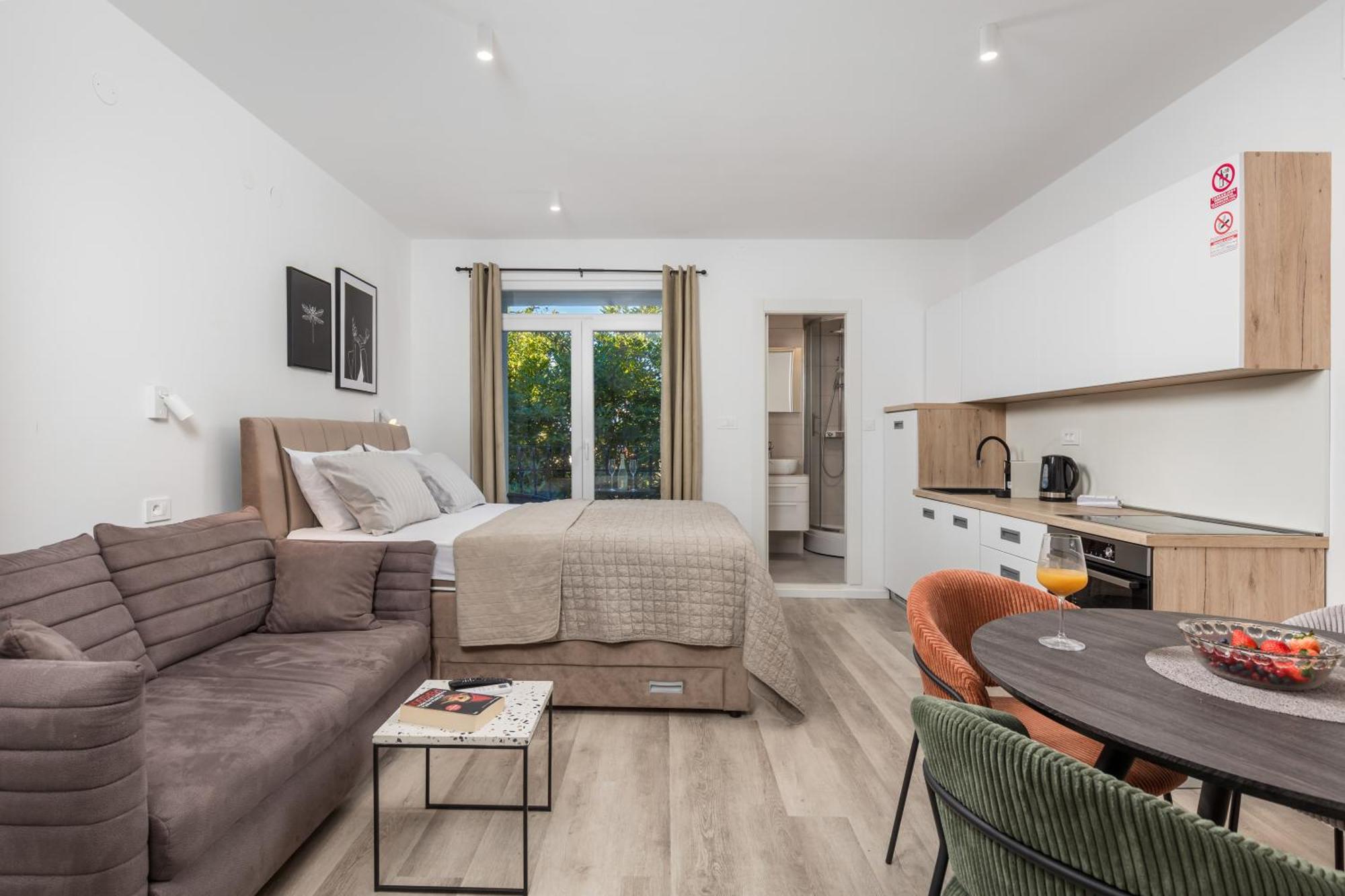 Brand New Tereza Icici, 100m From The
